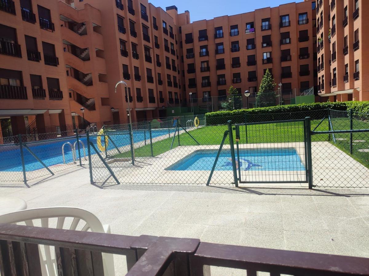 Madrid Airport Convenience Hub Apartment Exterior photo